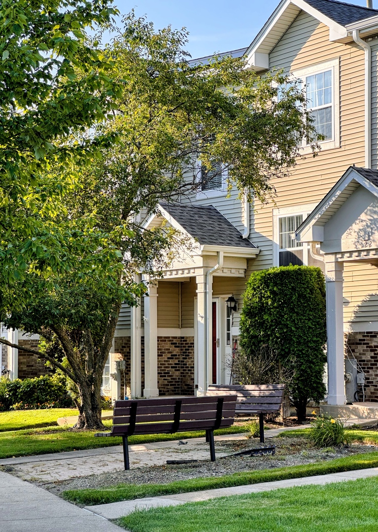123 Holiday Lane