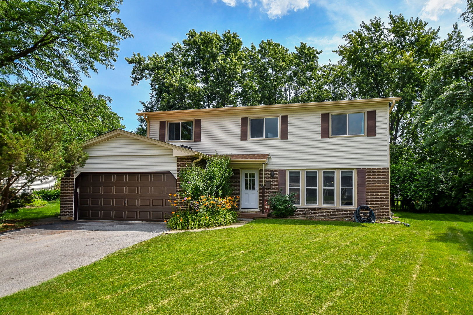 1521 Hillcrest Court