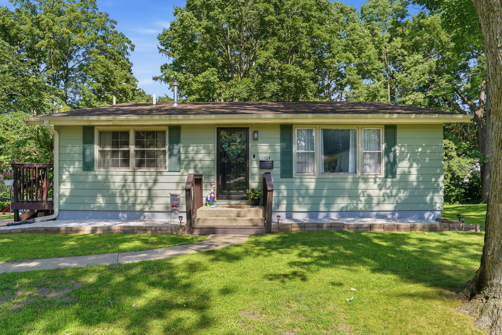 1104 Elm Place