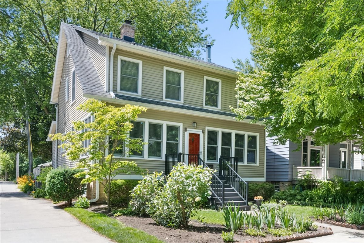 1412 Leonard Place