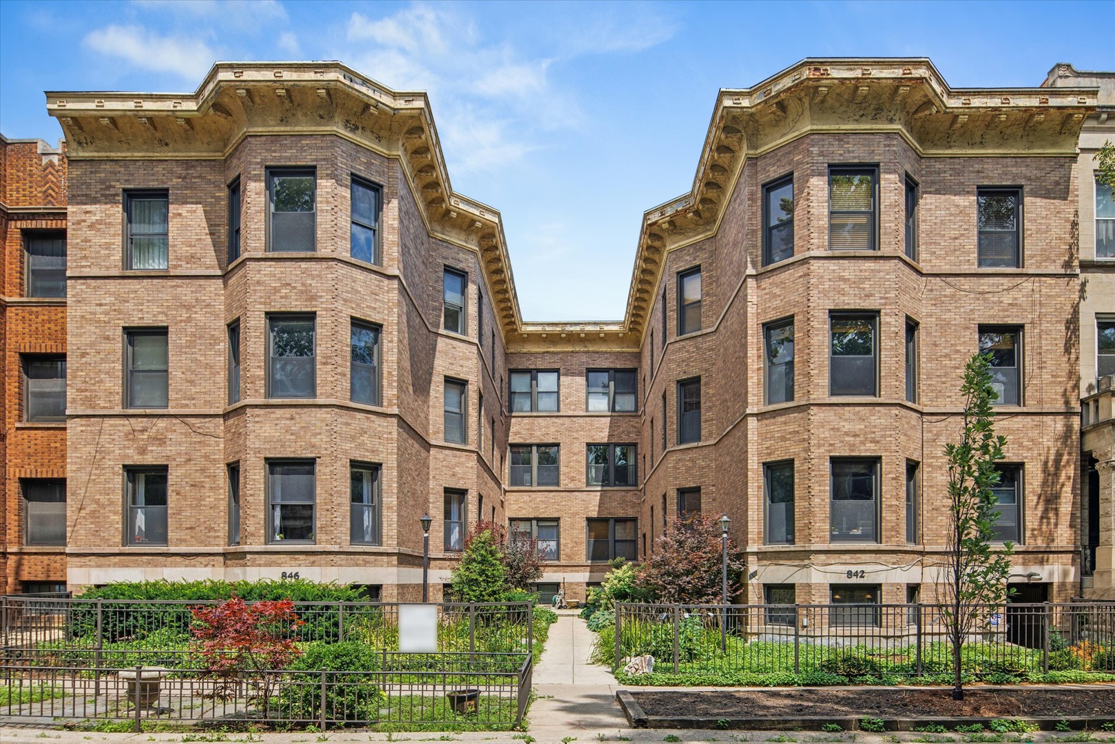 846 NEWPORT Avenue