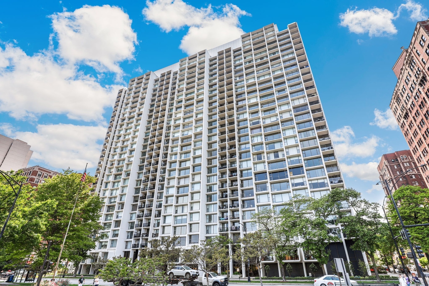 3200 Lake Shore Drive