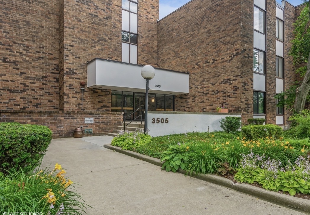 3505 Lakeview Drive