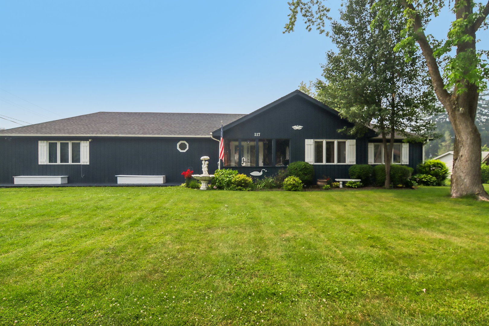 117 KENT Avenue