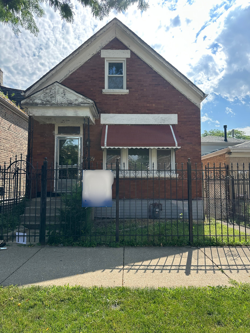 2851 Saint Louis Avenue