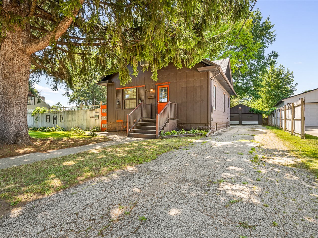 301 Grand Avenue