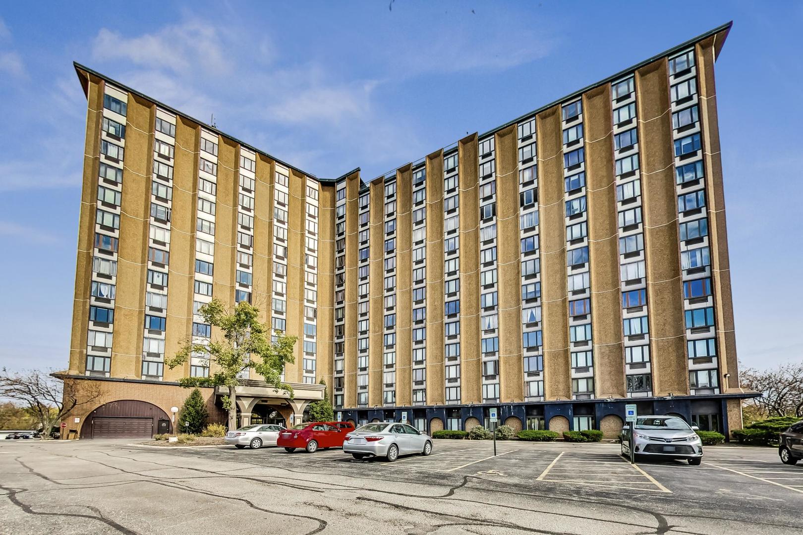 1 Renaissance Place