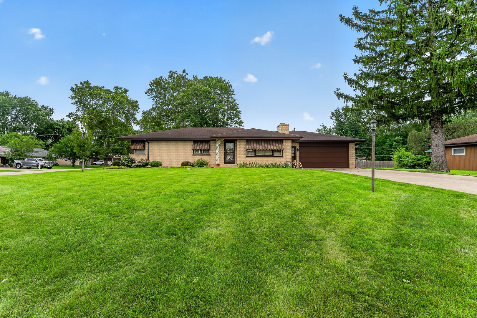 3300 Pinecrest Drive