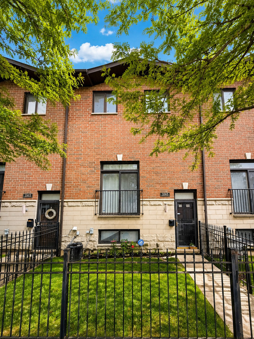 3365 Archer Avenue