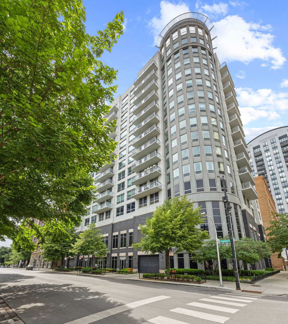 421 HURON Street