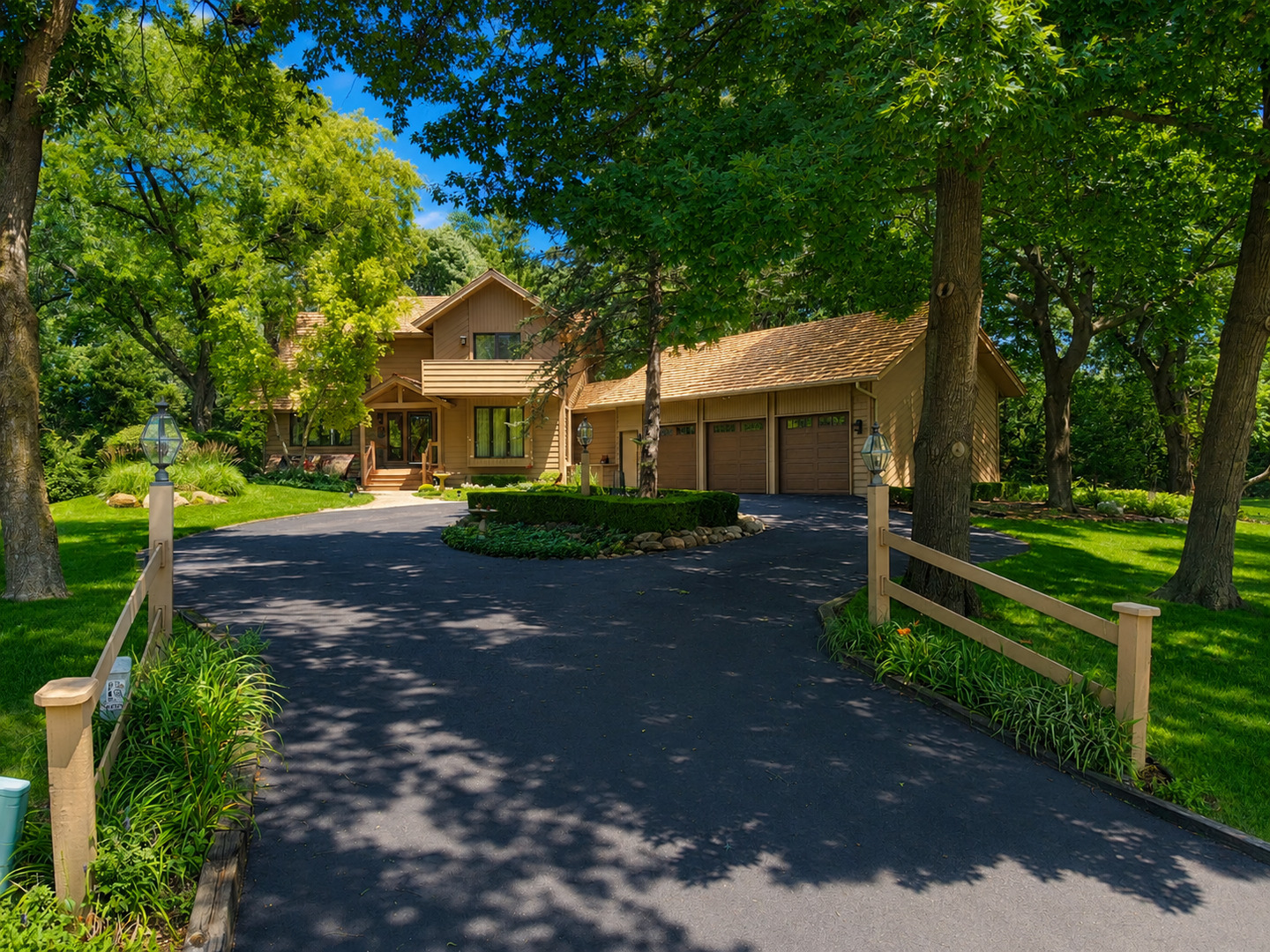 25546 Cayuga Trail