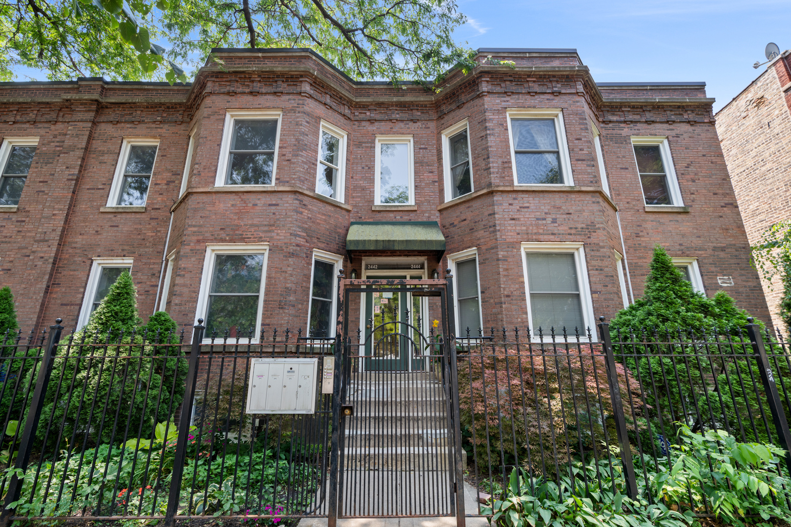 2442 Linden Place