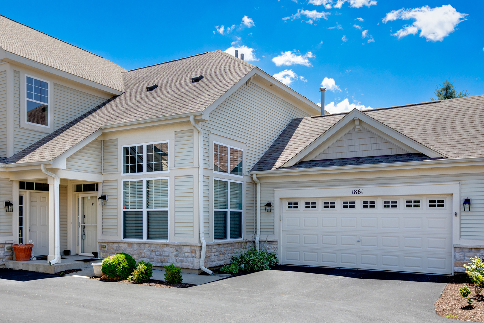 1861 Foxridge Court