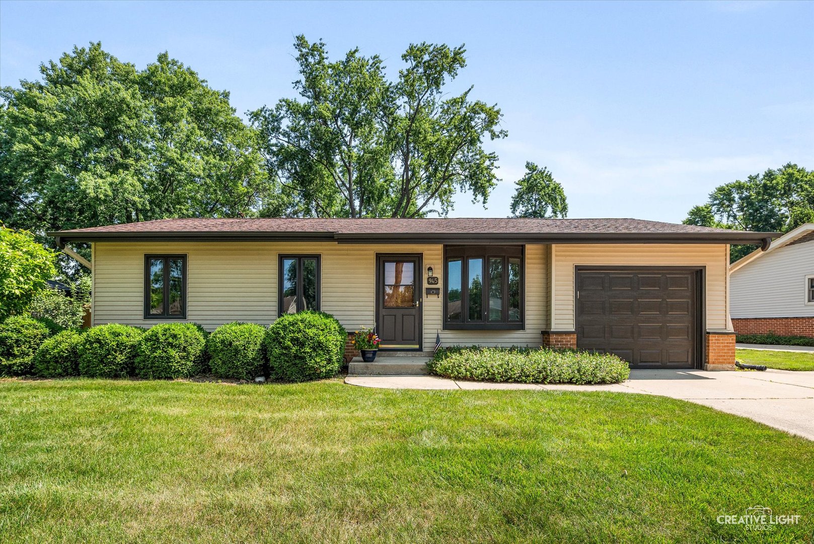 945 Victoria Lane
