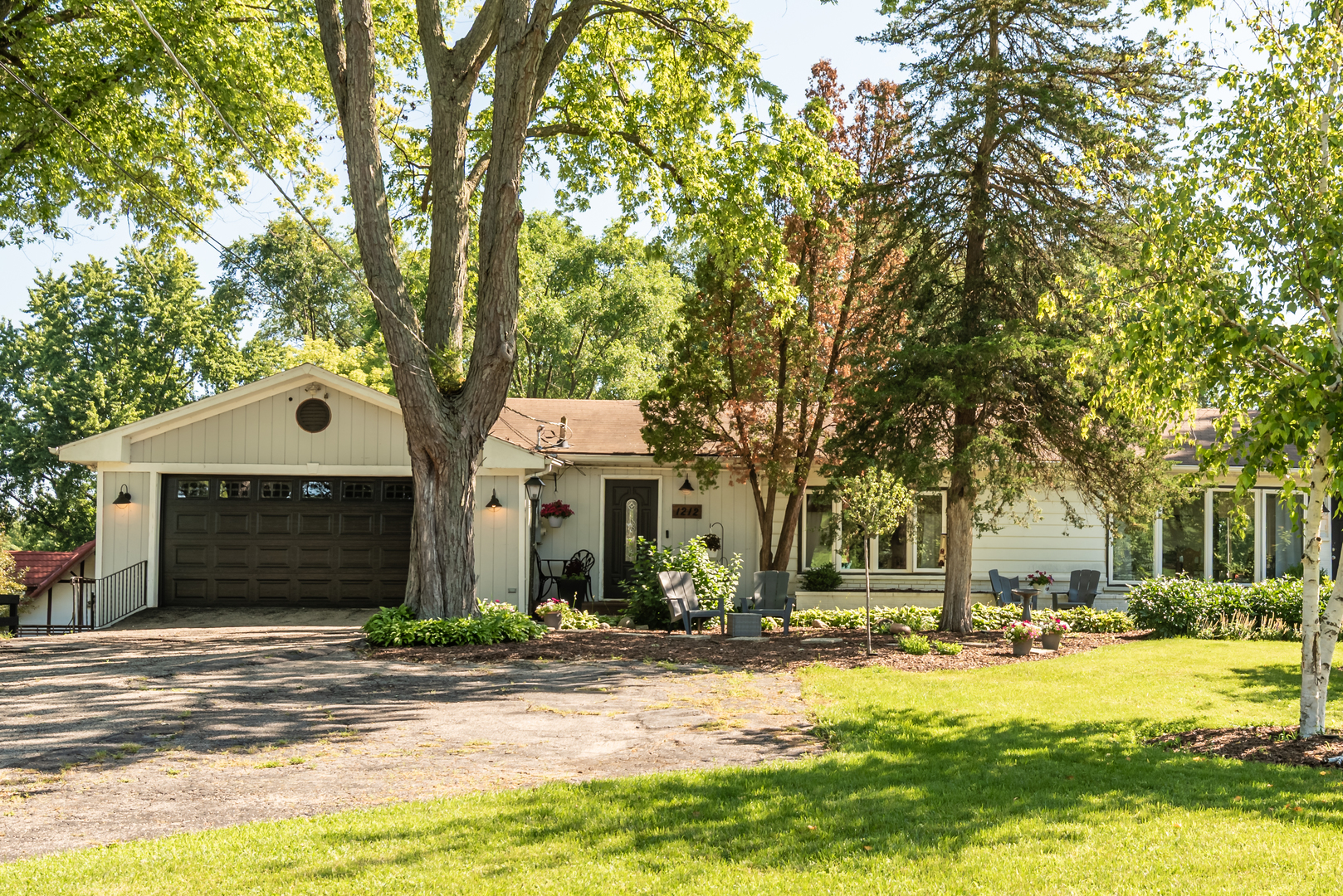 1212 Algonquin Road