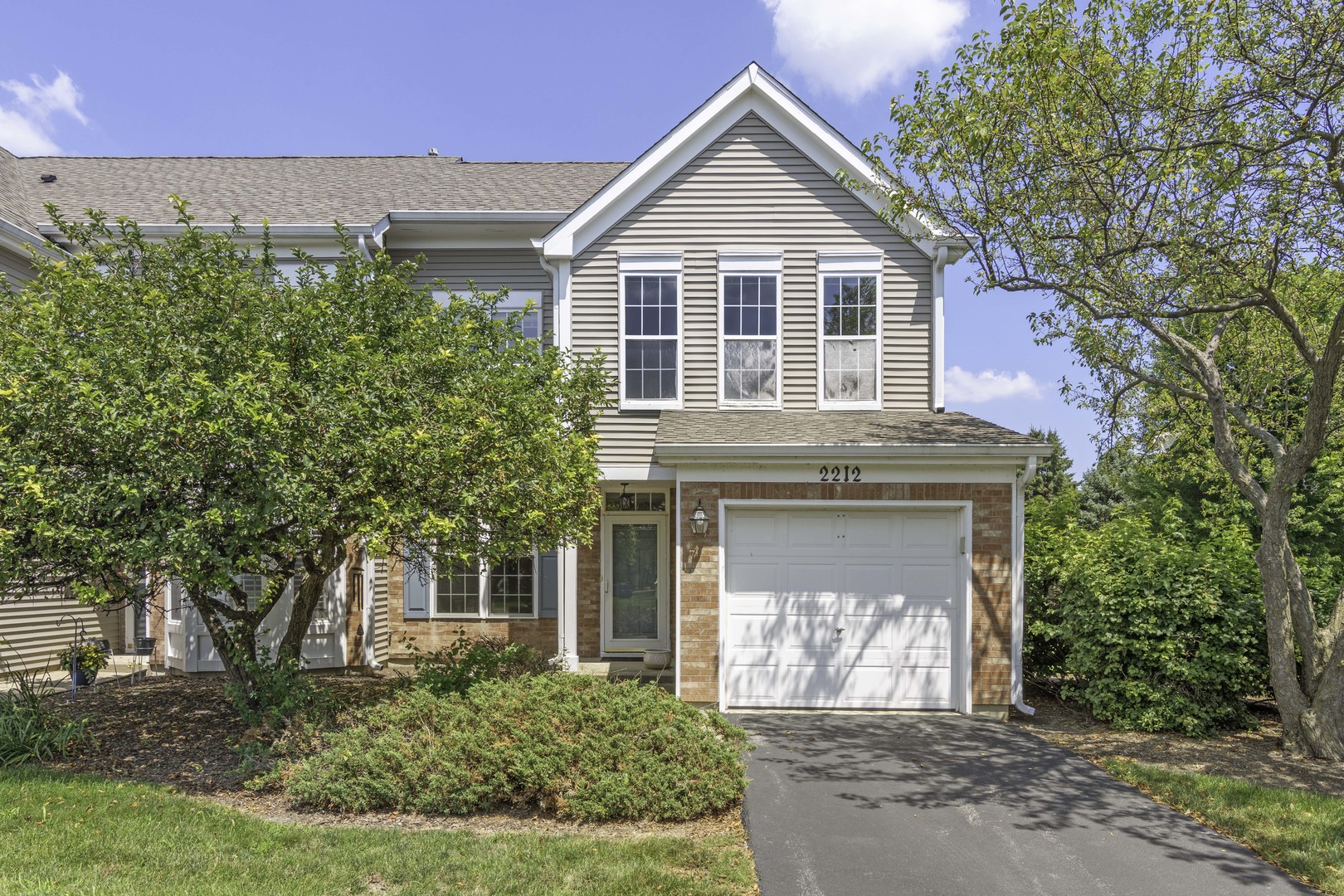 2212 Rossiter Parkway