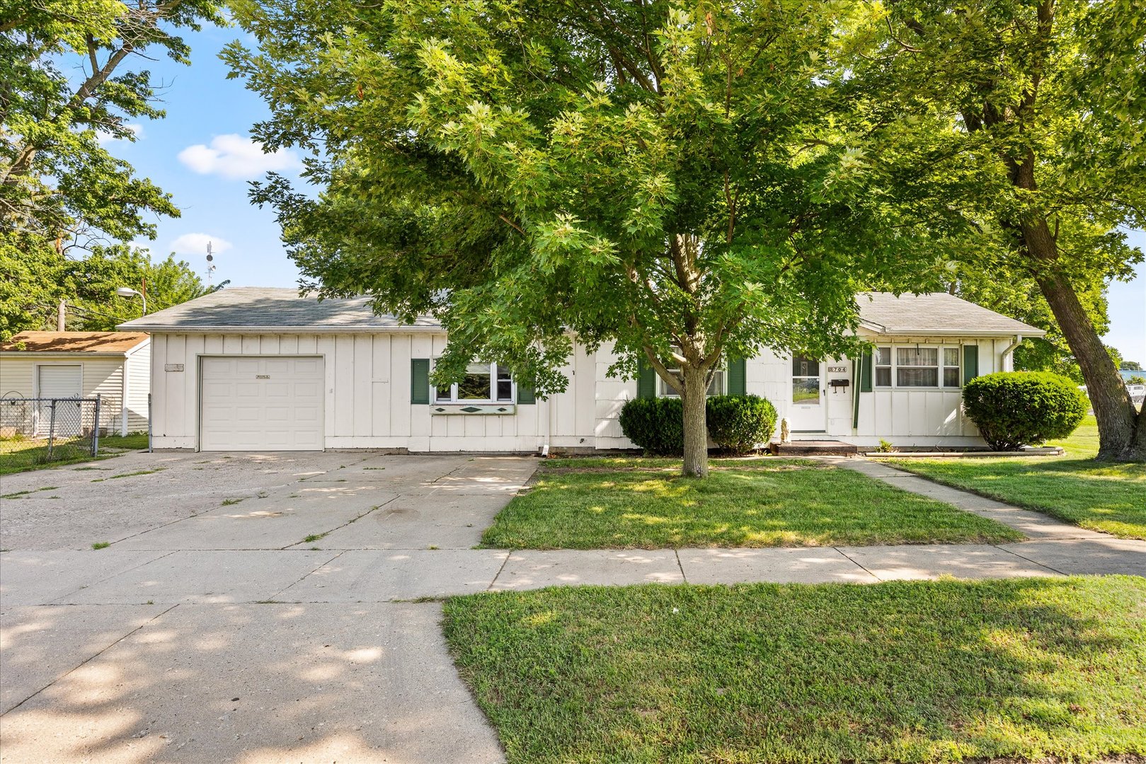704 4th Street
