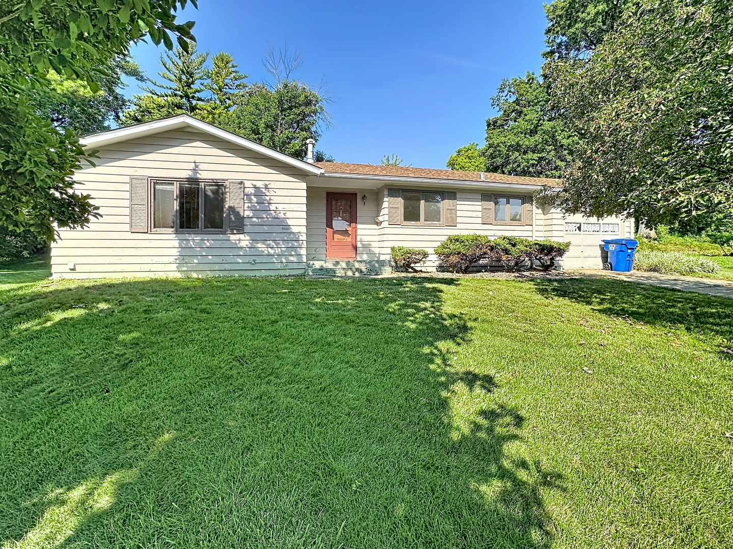 1512 Monterey Court