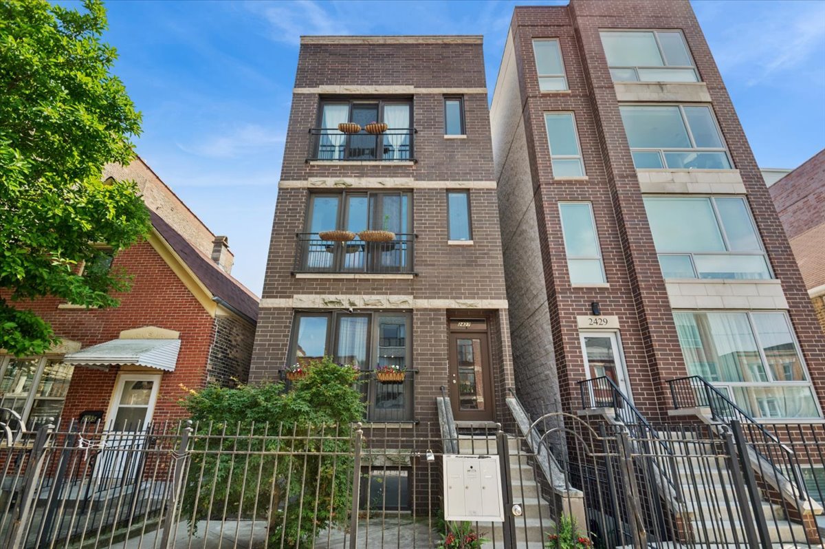 2427 Augusta Boulevard
