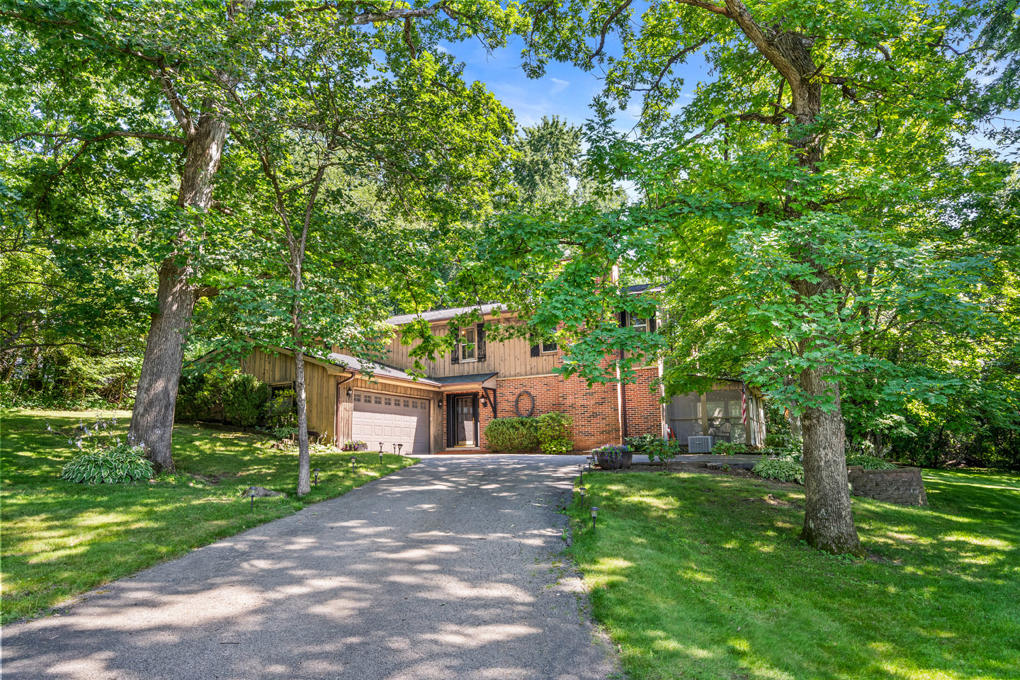 43W975 Nottingham Drive