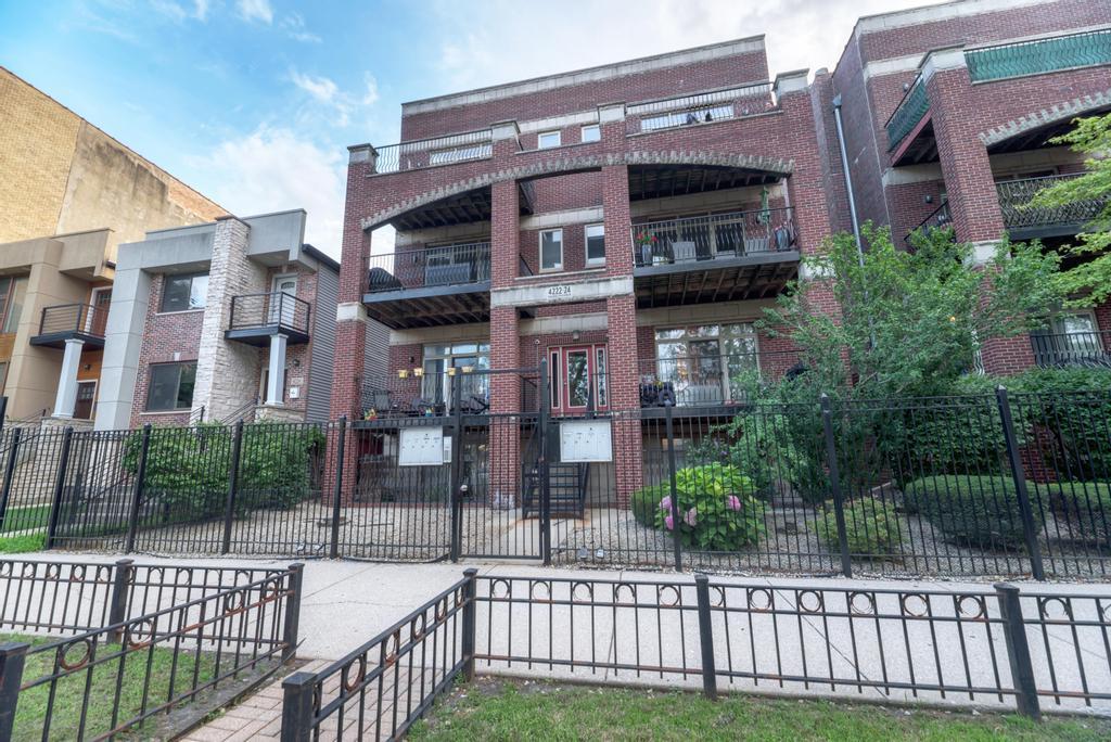 4224 KING Drive