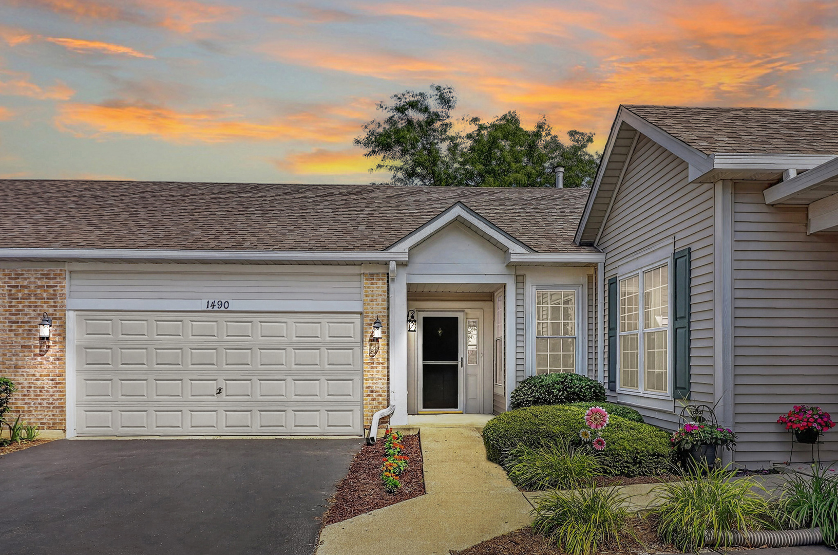 1490 Ludington Circle
