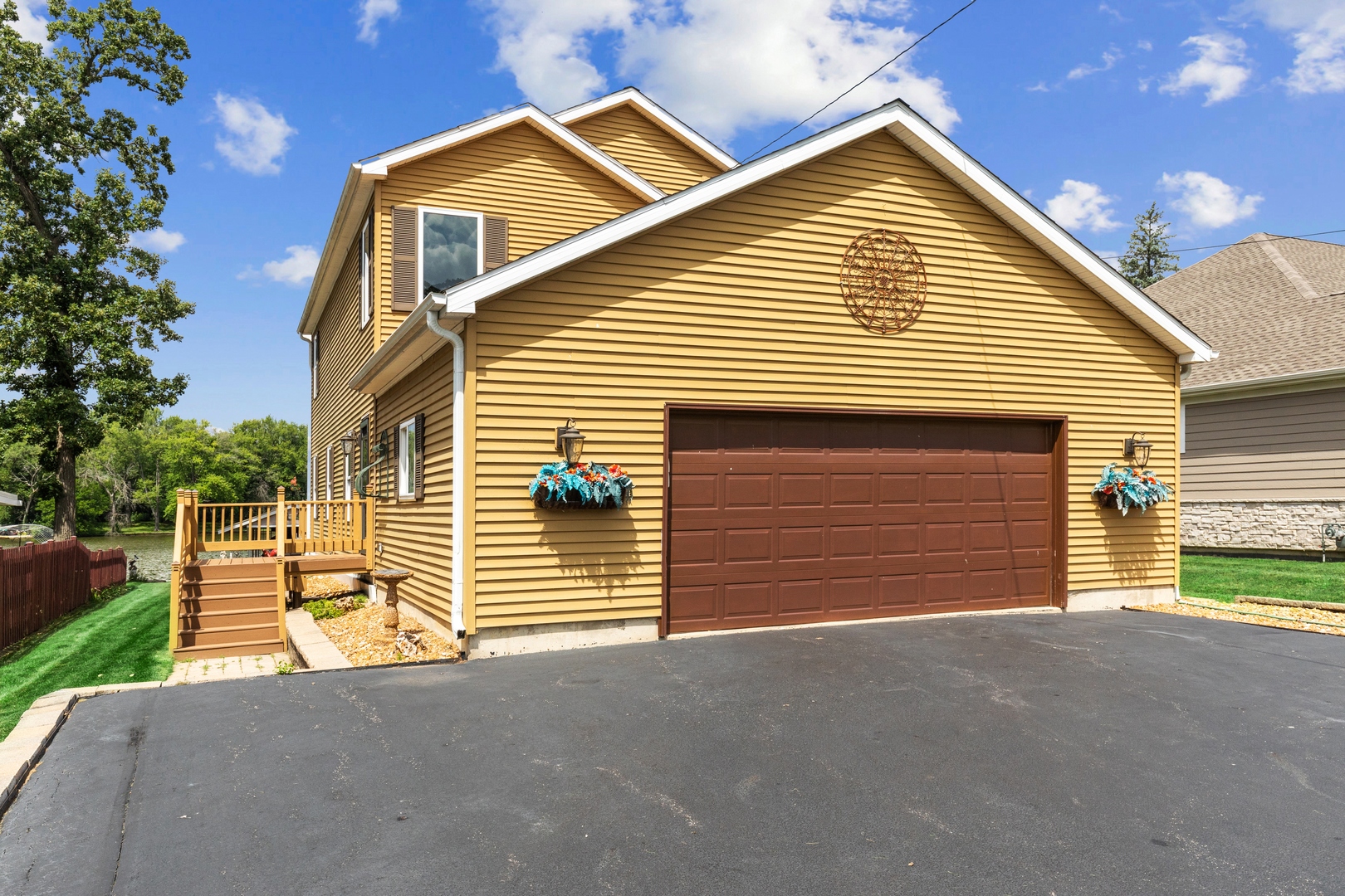 2019 Woodlawn Park Avenue