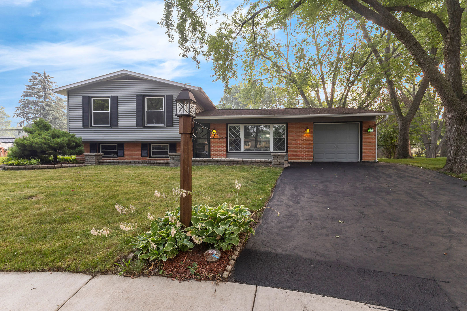 7979 Huntington Circle
