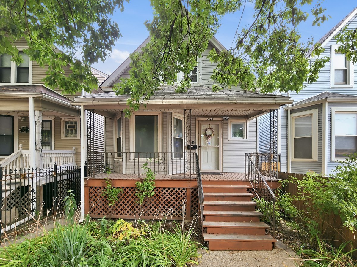 4149 Fullerton Avenue