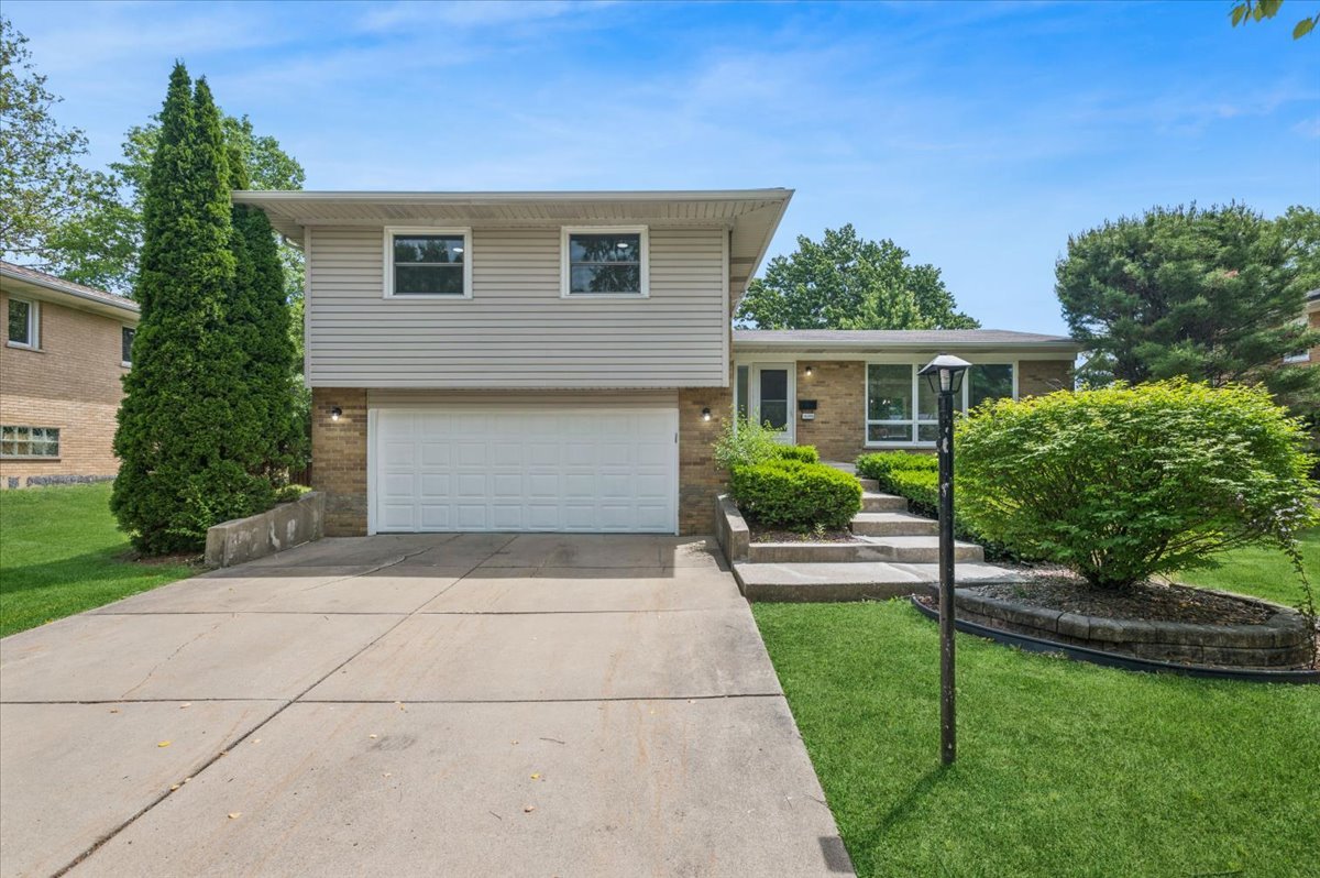 15209 Linden Drive