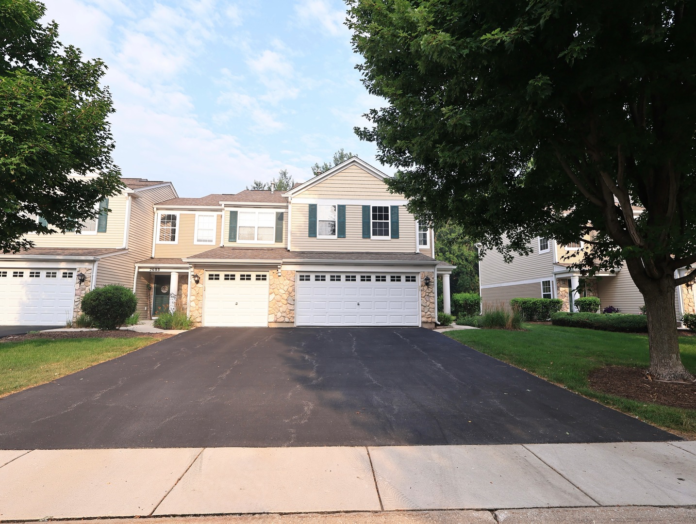 2607 Oak Tree Lane