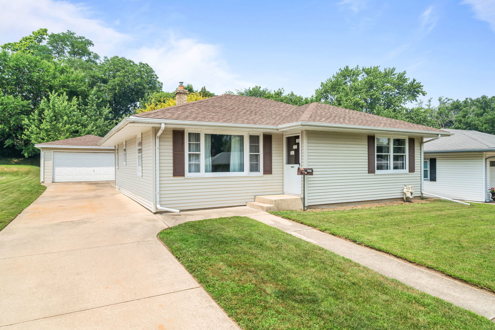 2327 Wisconsin Road