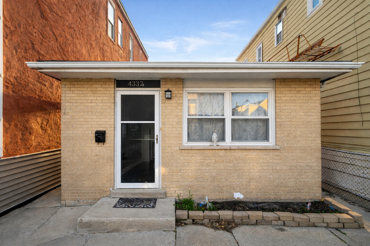 4332 Wood Street