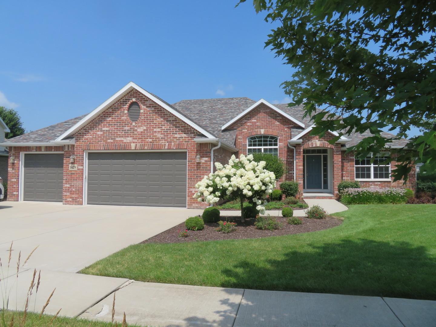 1428 Lakeside Lane