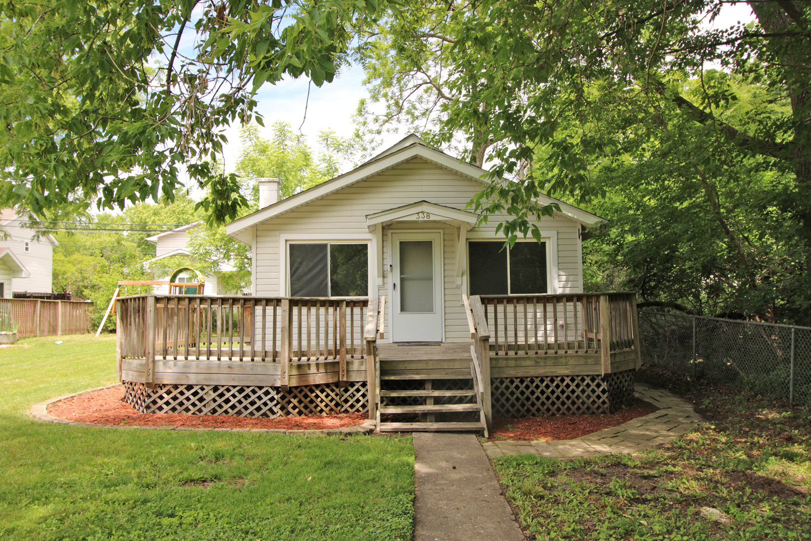 338 Lakeview Avenue