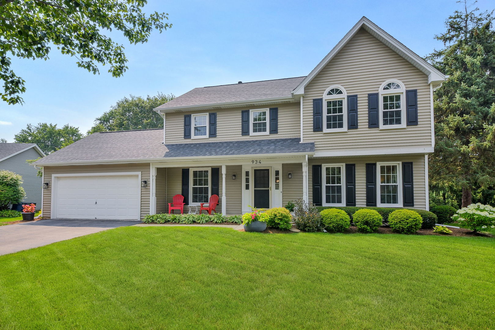 934 Lewis Place