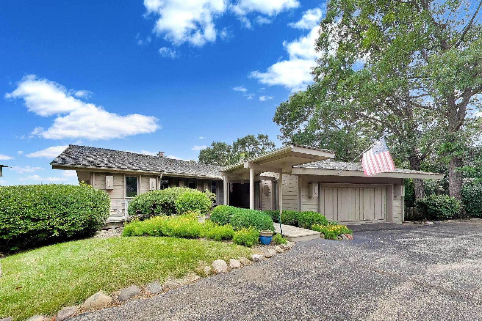 24283 GRANDVIEW Drive
