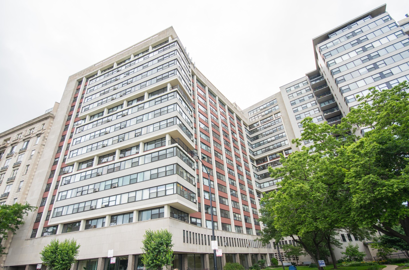 3420 LAKE SHORE Drive