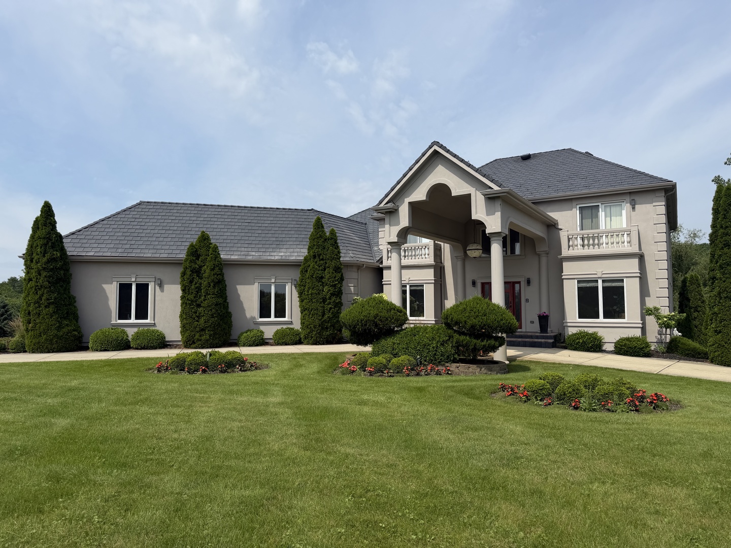 9 Falcon Lakes Drive
