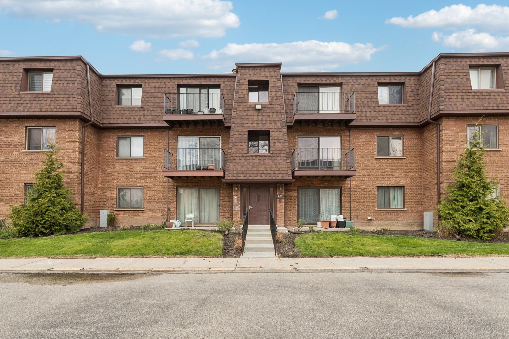 702 Cobblestone Circle