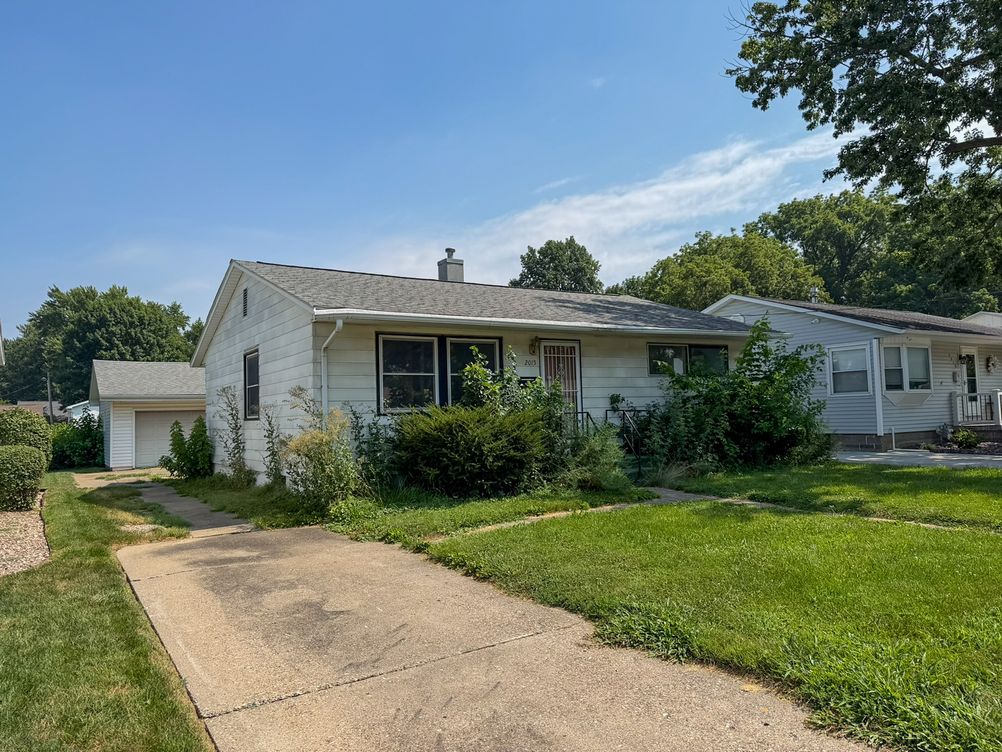 2015 Maple Street