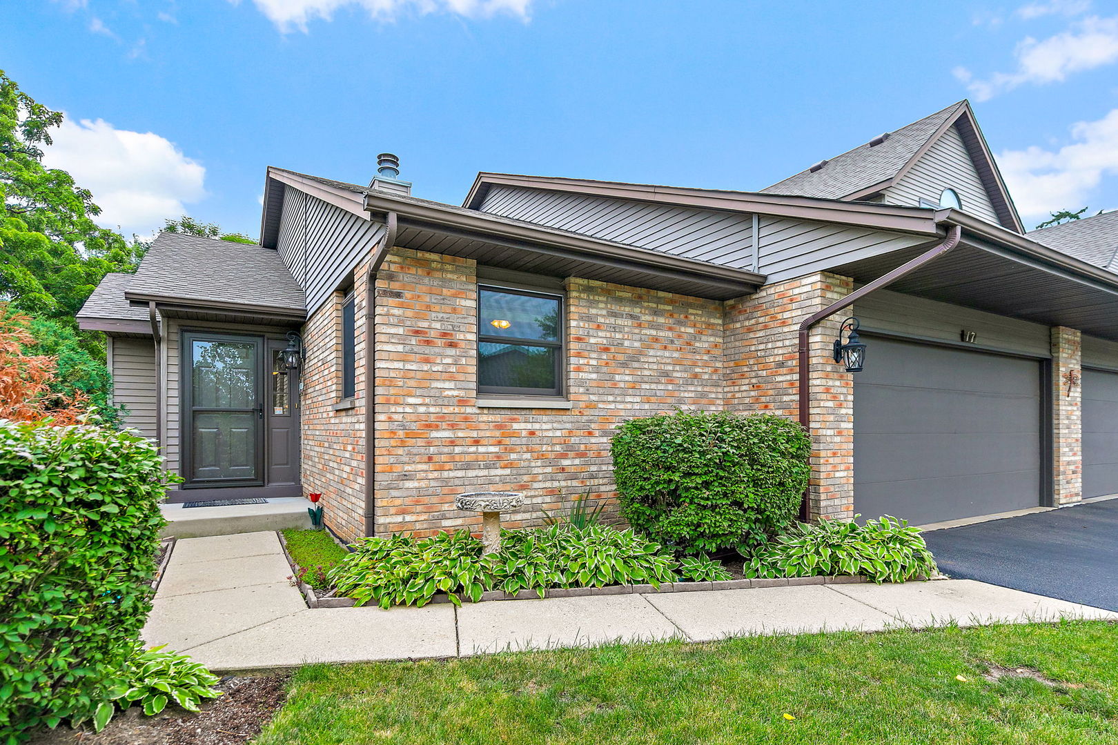 17 Garden Crescent Court