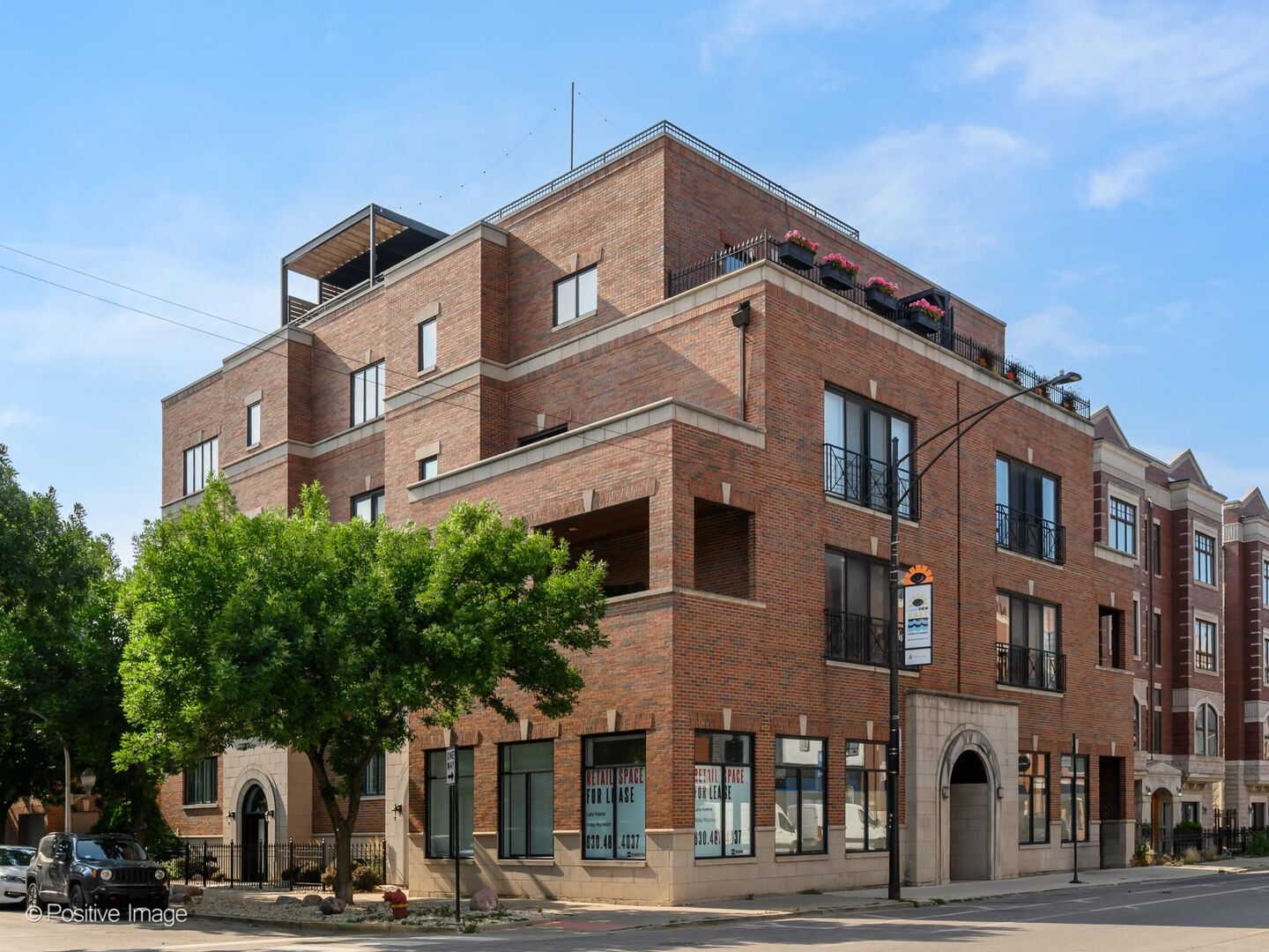 802 WOLFRAM Street