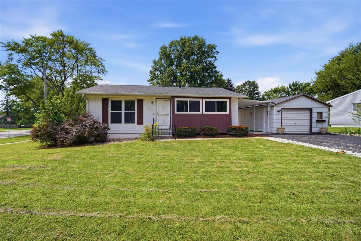 1302 Pinehurst Drive