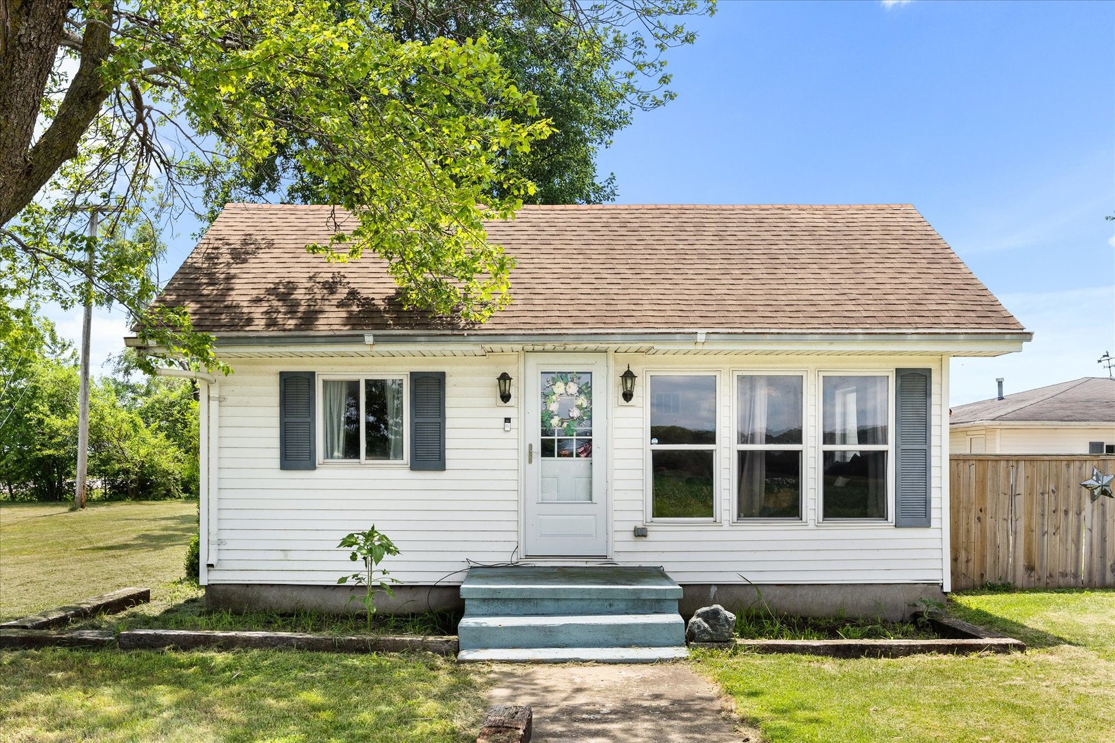 4952 3150 North Road