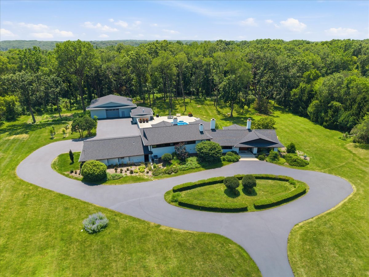 215 Woodhaven Lane