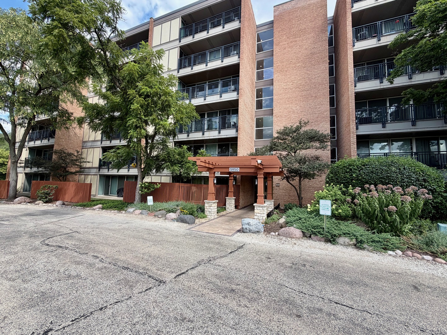 5950 Oakwood Drive