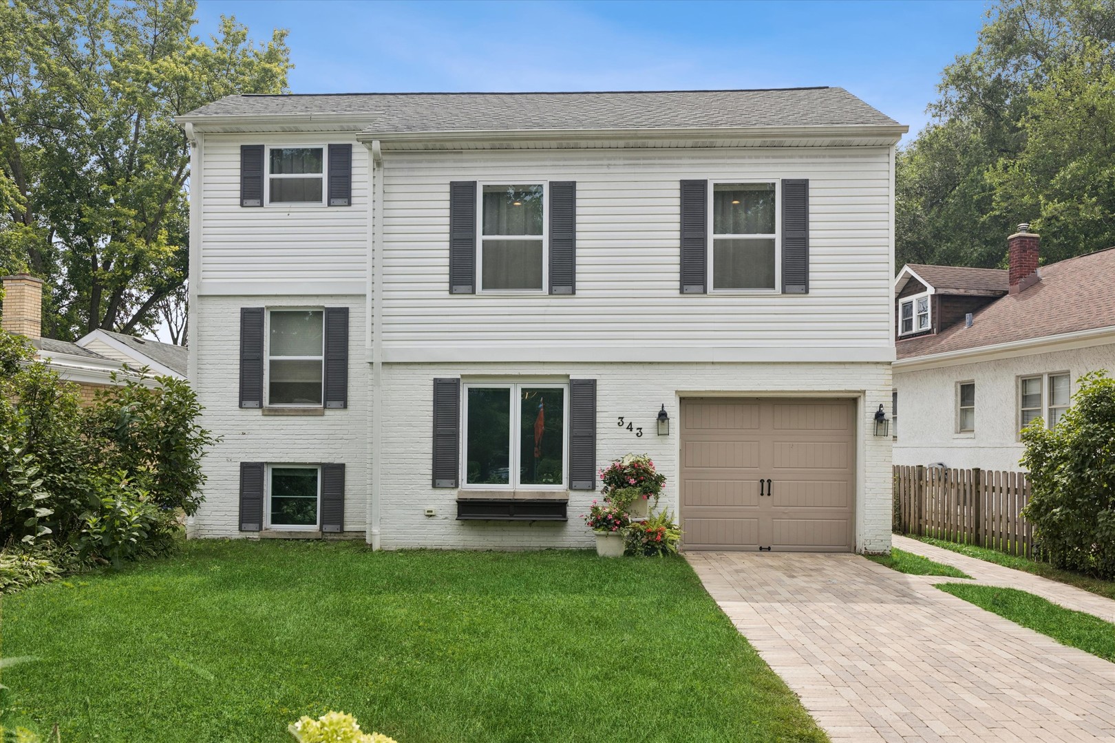 343 Lionel Road