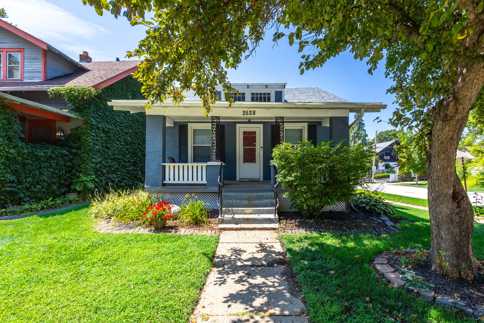 2528 Leclaire Street