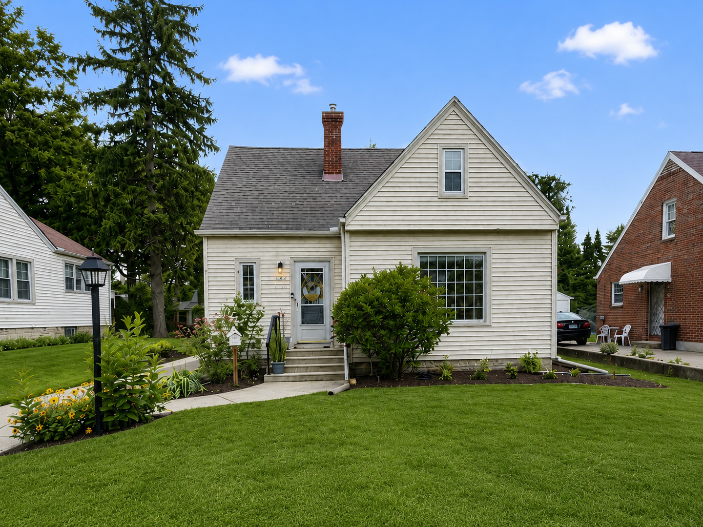 325 Oak Knolls Avenue